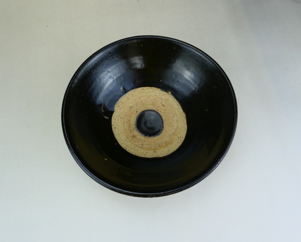 古玩陶瓷(名窯)元代耀州窯黑釉大碗(1279-1368)拍賣,當前價格6300元