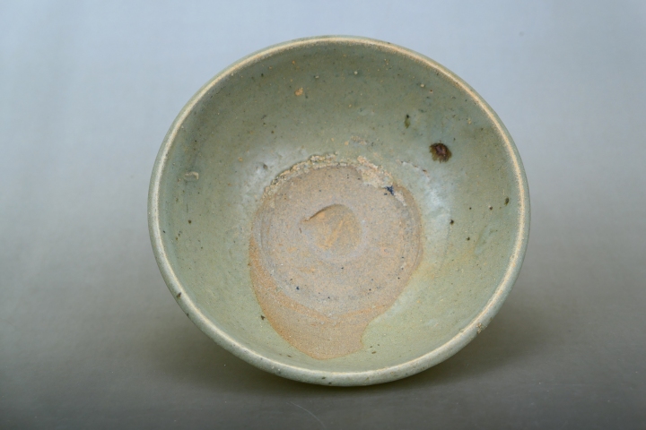 古玩陶瓷元代.龍泉窯青瓷唇口碗（1279-1368）拍賣，當(dāng)前價格900元