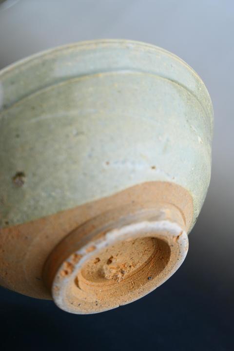 古玩陶瓷元代.龍泉窯青瓷唇口碗（1279-1368）拍賣，當(dāng)前價格900元