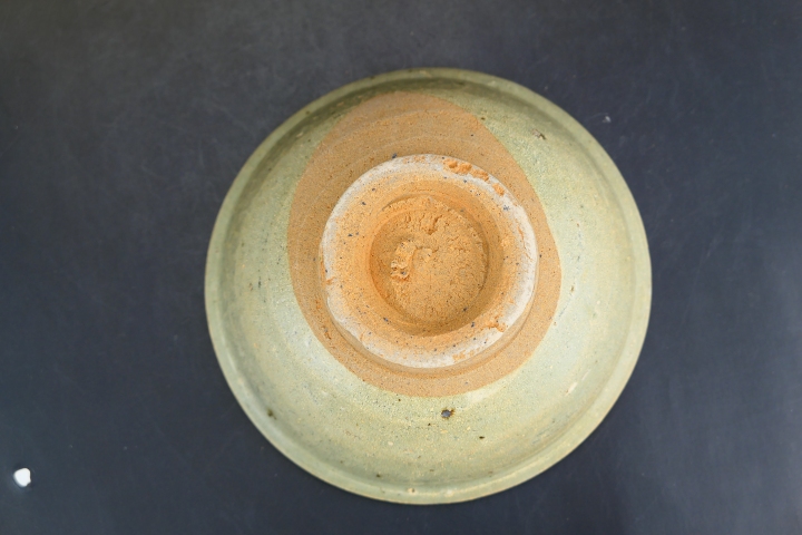古玩陶瓷元代.龍泉窯青瓷唇口碗（1279-1368）拍賣，當(dāng)前價格900元