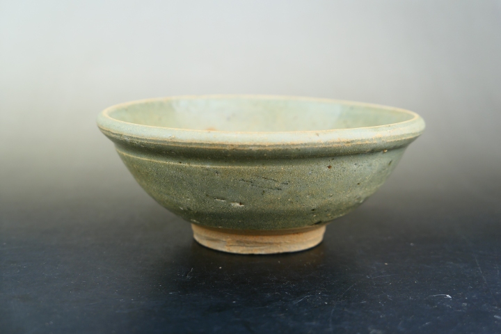 古玩陶瓷元代.龍泉窯青瓷唇口碗（1279-1368）拍賣，當(dāng)前價格900元