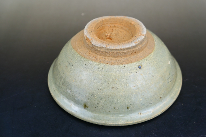 古玩陶瓷元代.龍泉窯青瓷唇口碗（1279-1368）拍賣，當(dāng)前價格900元