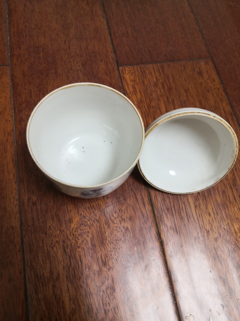 古玩陶瓷平臺保真.清晚皮球花蓋缸拍賣，當前價格999元