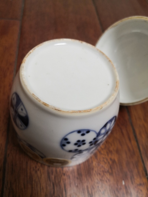 古玩陶瓷平臺保真.清晚皮球花蓋缸拍賣，當前價格999元