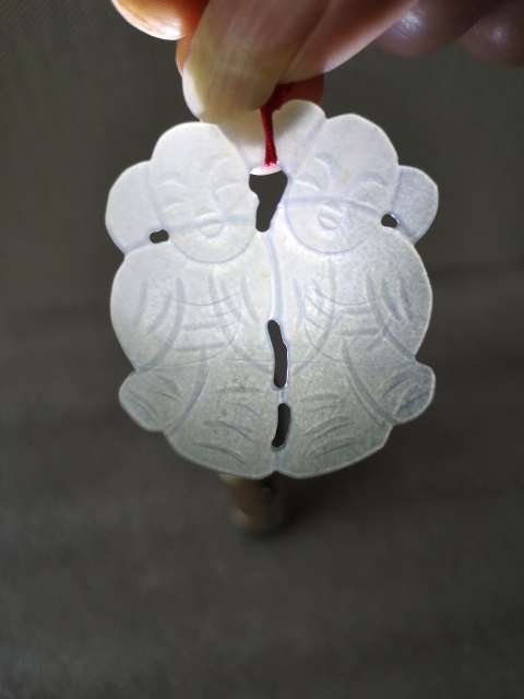 古玩玉器岫玉雕“童子佩”拍賣,當(dāng)前價(jià)格260元