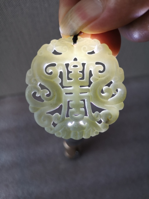 古玩玉器和田玉雕“雙龍團壽佩”拍賣,當前價格298元