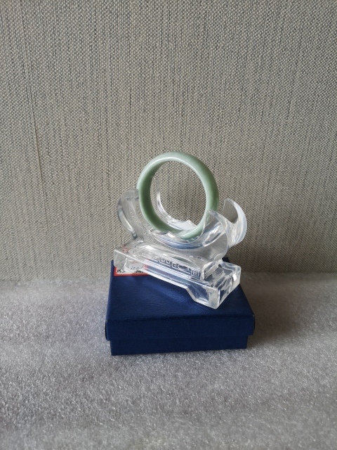 古玩玉器天然翡翠素紋手鐲拍賣，當前價格550元
