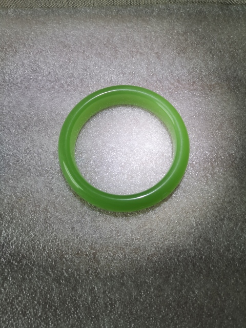 古玩玉器琉璃料刻花手鐲拍賣，當前價格298元