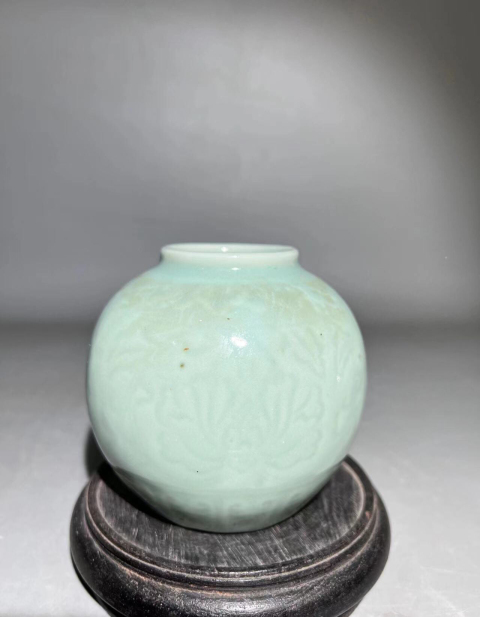 古玩陶瓷(已保真)豆青釉纏枝花卉紋蓋罐拍賣,當(dāng)前價(jià)格2888元