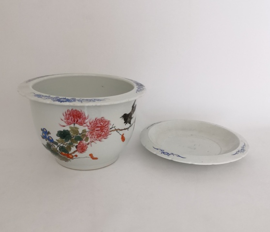 古玩陶瓷民國 洋彩花鳥花卉紋花盆拍賣,當前價格20000元