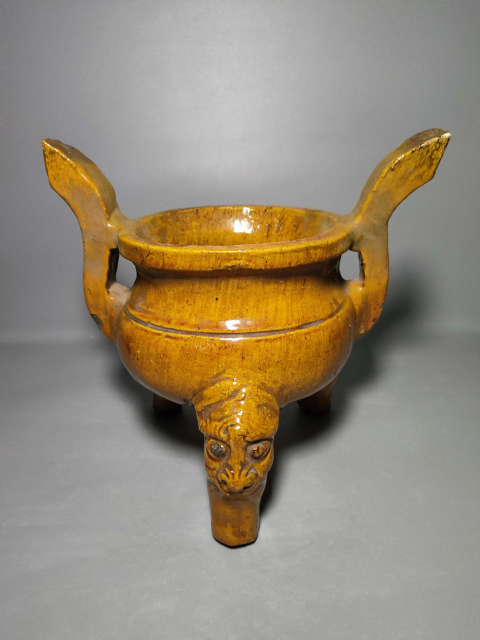 古玩陶瓷磁州窯黃釉雙耳三獸足爐拍賣，當(dāng)前價(jià)格900元