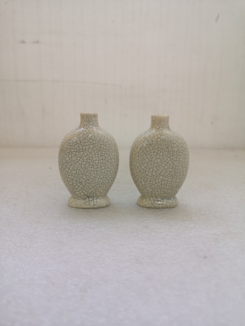 古玩陶瓷哥釉鼻煙壺拍賣，當前價格198元