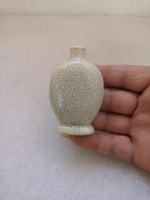 古玩陶瓷哥釉鼻煙壺拍賣，當前價格198元