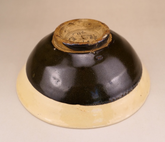古玩陶瓷稀少.明代緇素黑白大碗（1368年-1644年）拍賣，當(dāng)前價(jià)格2600元