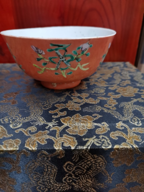 古玩陶瓷民國(guó)時(shí)期暗八仙紅地彩繪碗拍賣，當(dāng)前價(jià)格600元