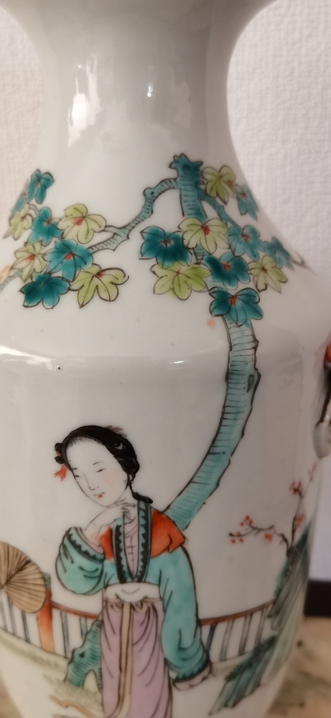 古玩陶瓷粉彩人物故事瓶拍賣,當(dāng)前價(jià)格1600元