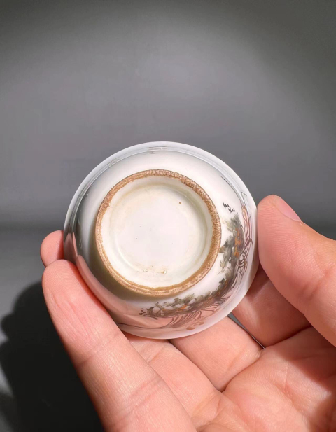 古玩陶瓷精品墨彩描金花卉詩文杯拍賣,當(dāng)前價(jià)格0元