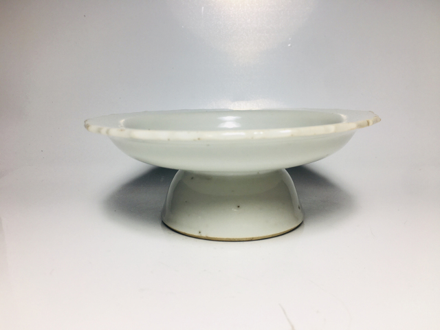 古玩陶瓷甜白釉花口高足洗拍賣(mài),當(dāng)前價(jià)格0元