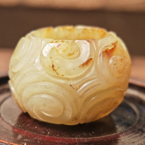 古玩雜項80年代?和田玉卷云紋扳指拍賣，當前價格2300元