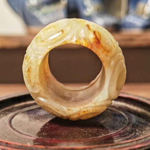 古玩雜項80年代?和田玉卷云紋扳指拍賣，當前價格2300元