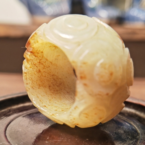 古玩雜項80年代?和田玉卷云紋扳指拍賣，當前價格2300元