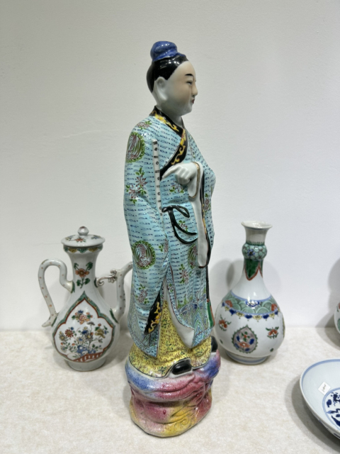 古玩陶瓷人物粉彩塑像拍賣,當前價格5200元