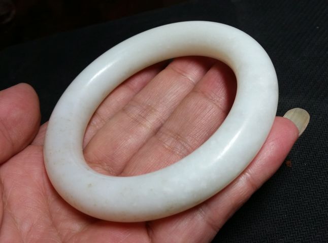 古玩玉器和田玉素紋手鐲拍賣,當前價格3580元