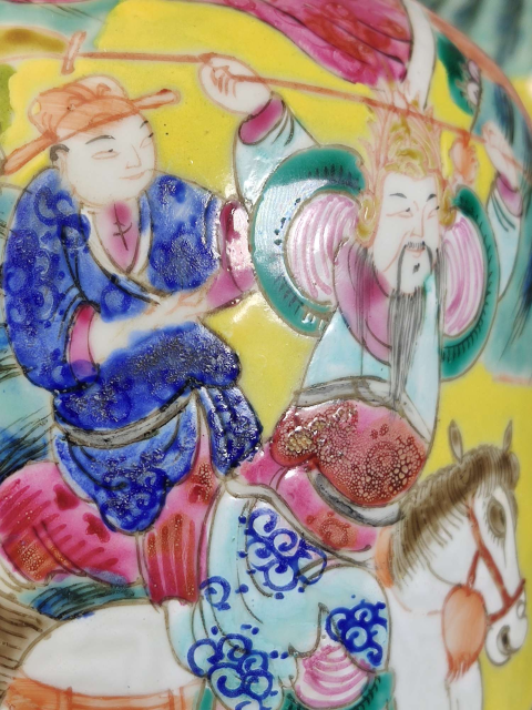 古玩陶瓷晚清黃釉粉彩刀馬人物戰將紋棒槌瓶一對拍賣，當前價格38888元
