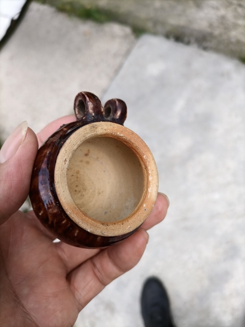 古玩陶瓷褐釉鳥食罐拍賣，當前價格350元