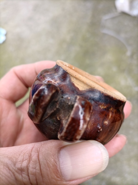 古玩陶瓷褐釉鳥食罐拍賣，當前價格350元