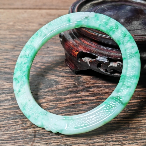 古玩玉器【好貨】天然翡翠細(xì)糯種飄正陽綠“龍首”環(huán)拍賣，當(dāng)前價(jià)格1400元