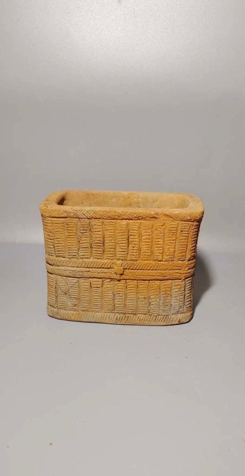 古玩陶瓷陶箱拍賣,當前價格1888元