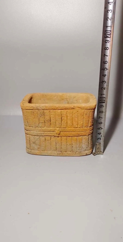 古玩陶瓷陶箱拍賣,當前價格1888元