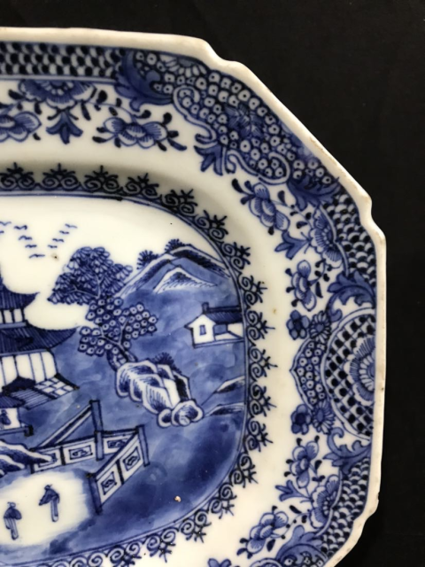 古玩陶瓷清乾隆青花亭臺樓閣山水紋方盤拍賣,當前價格1388元