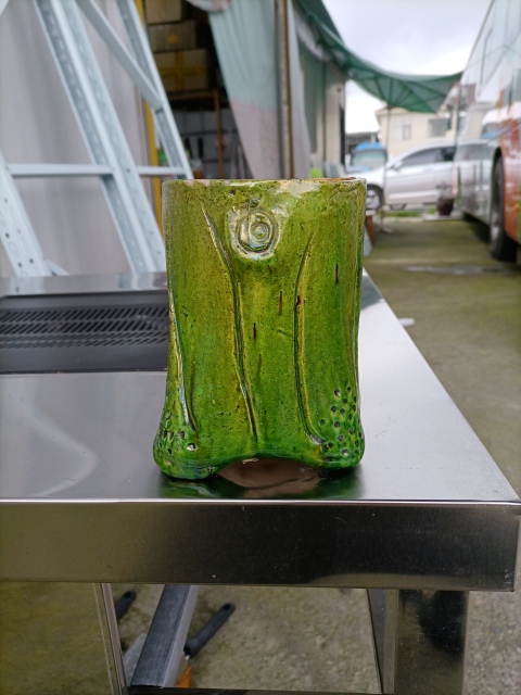 古玩陶瓷綠釉樹樁型筆筒拍賣,當(dāng)前價格1200元