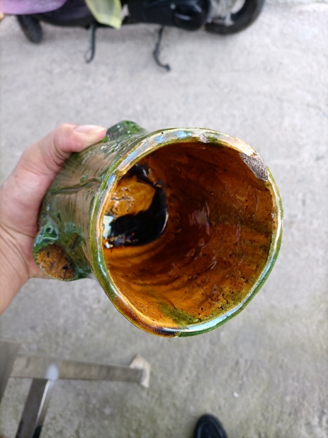 古玩陶瓷綠釉樹樁型筆筒拍賣,當(dāng)前價格1200元