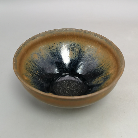 域鉴古玩】宋代东张窑福清窑兔毫建盏茶圆黑釉窑变束口盏拍卖价格/图片