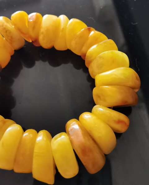 古玩雜項天然無優化大尺寸雞油蜜蠟餅手串拍賣，當前價格3500元