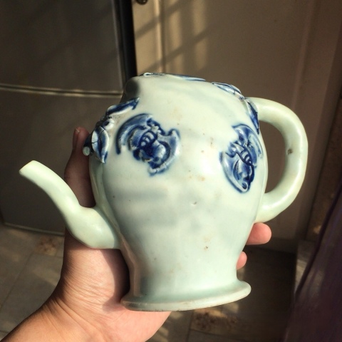 古玩陶瓷清中期?青花堆塑福壽倒流壺拍賣，當(dāng)前價(jià)格3500元