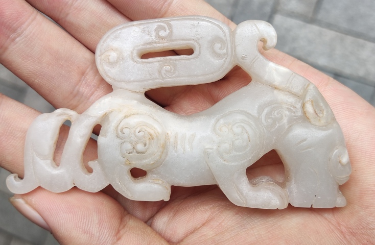 古玩雜項和田玉雕瑞獸擺件拍賣，當(dāng)前價格1988元