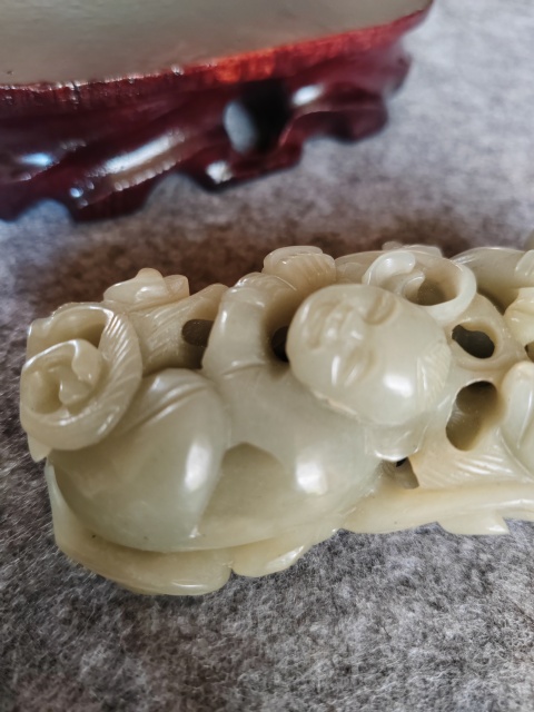 古玩玉器舊藏和田玉蘇工雕“童子獻壽”拍賣,當前價格3580元