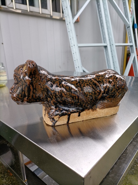 古玩陶瓷磁州窯醬釉虎形枕拍賣，當前價格200元