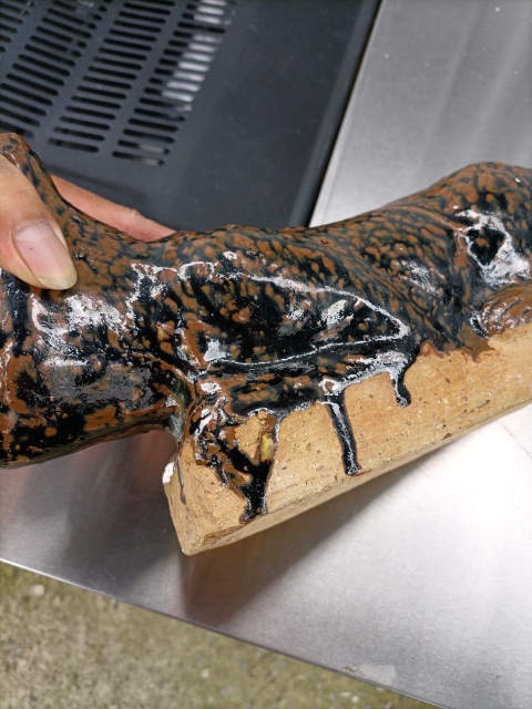 古玩陶瓷磁州窯醬釉虎形枕拍賣，當前價格200元