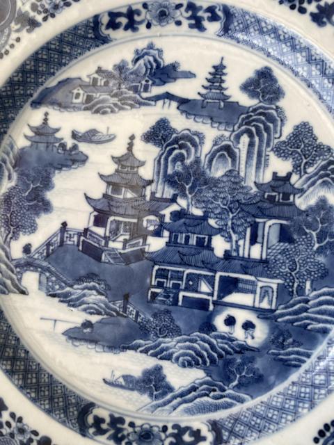 古玩陶瓷青花亭臺樓閣山水紋八方盤拍賣,當前價格2500元