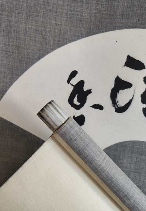 古玩字畫中書協會員武漢書協主席萬軍花有清香手工原裱立軸拍賣,當前價格300元