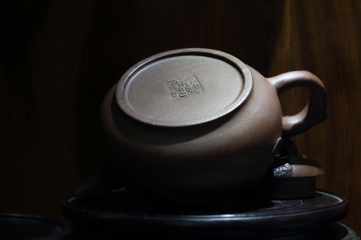 古玩雜項(xiàng)顧智旭制?紫砂壺拍賣(mài),當(dāng)前價(jià)格388元