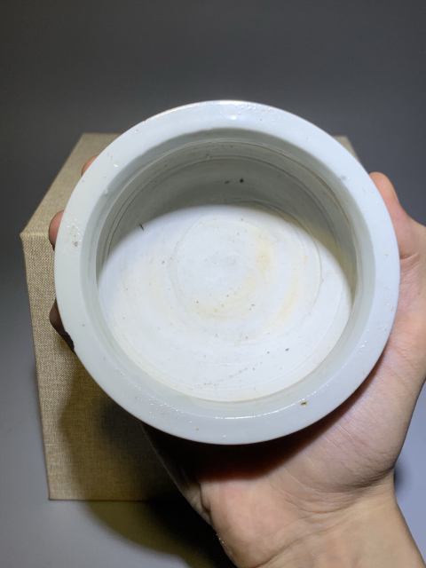 古玩陶瓷(清中期)德化窯白釉香爐拍賣,當前價格0元