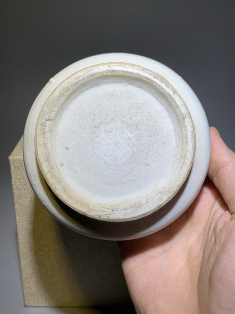 古玩陶瓷(清中期)德化窯白釉香爐拍賣,當前價格0元