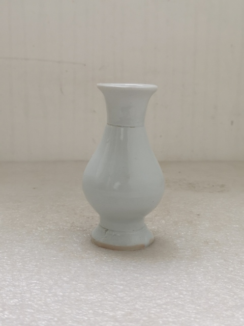 古玩陶瓷清白釉玉壺春小瓶拍賣，當前價格450元