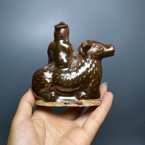 古玩陶瓷磁州窯醬釉騎鹿仙人造像拍賣,當前價格260元